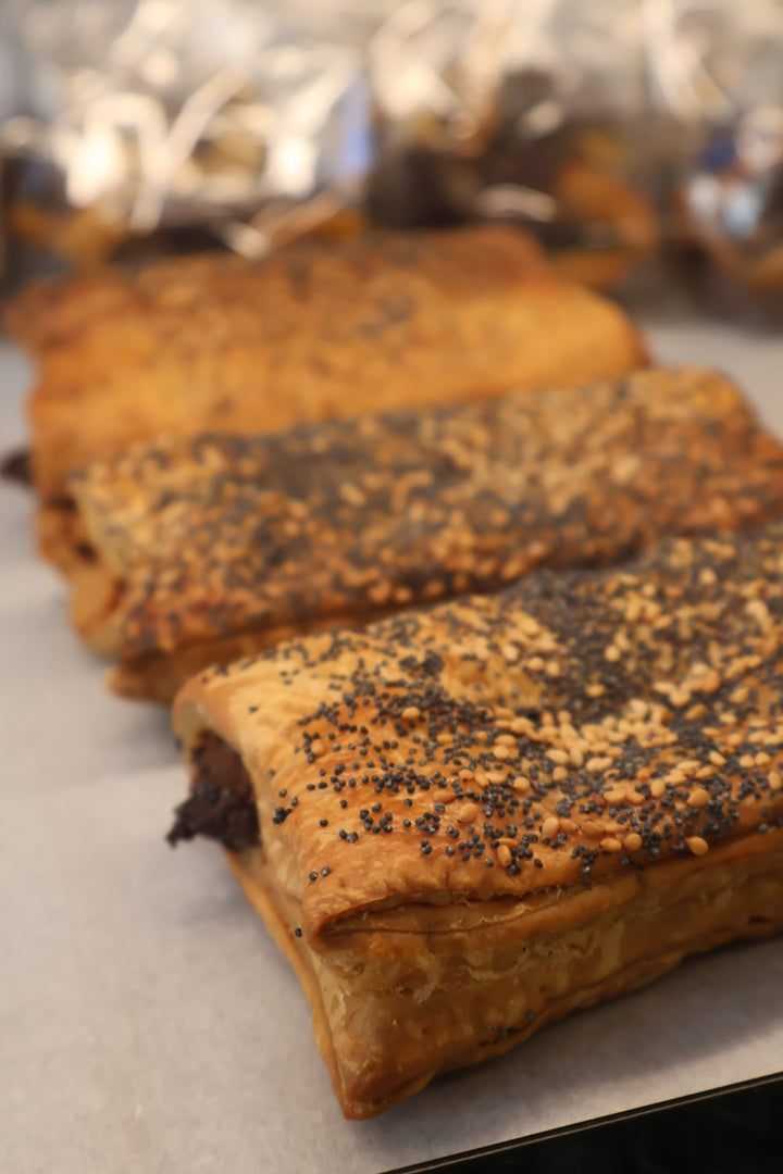 Translation missing: nl.Crispy Chili olie Saucijzenbroodje